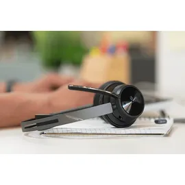 Poly Voyager Focus 2 USB-C Headset MS-Teams, ANC, Tischladestation, USB-C zu A-Adapter