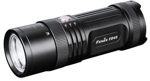 Fenix LED-Taschenlampe FD45 Cree XP-L fokussierbar, 900 Lumen
