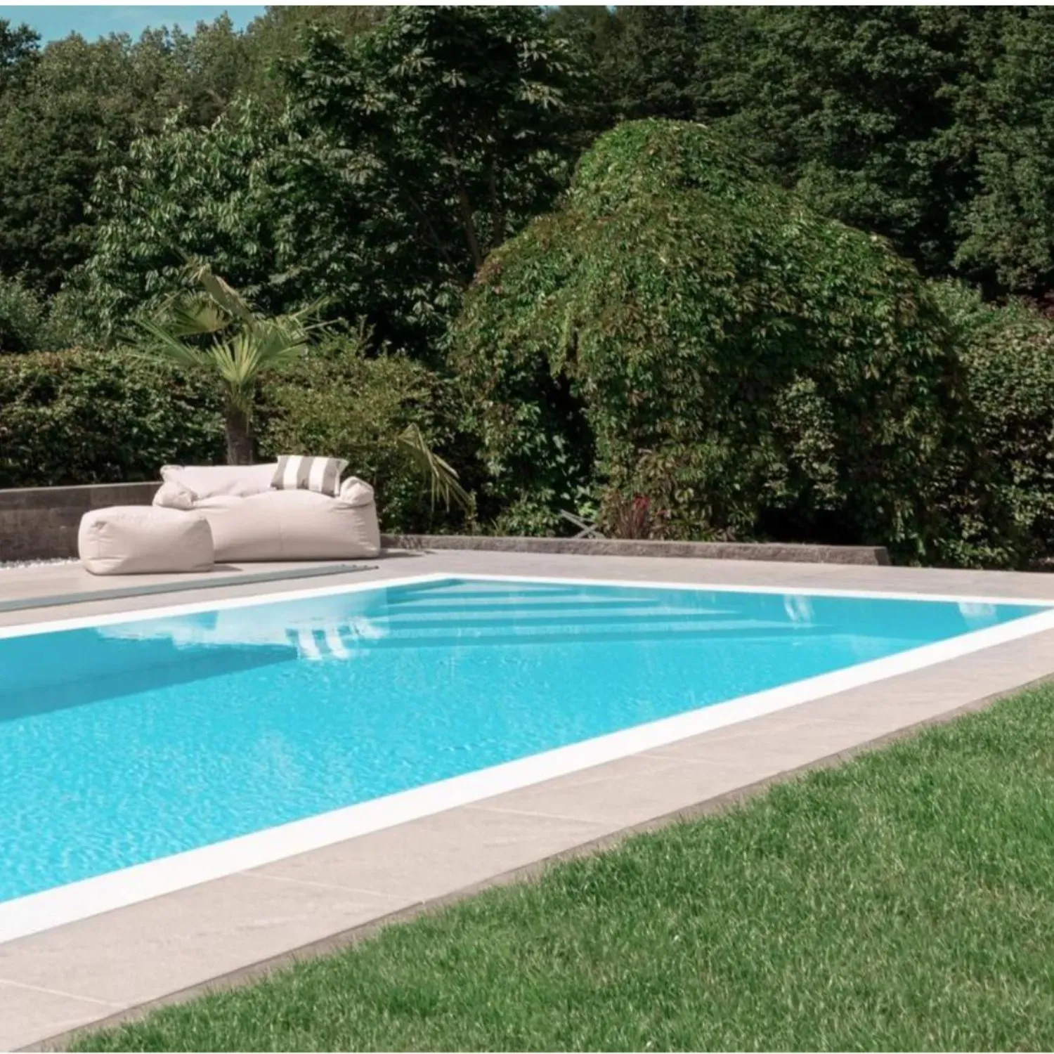 Pool Komplettset Infinity® Bay 3,0x7,0m mit Überlauf | Überlauf-Schwimmbecken: Fertig montiert, verrohrt und verkabelt