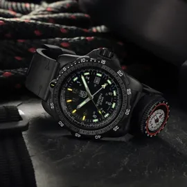 Luminox Herrenuhr Quarz Recon Nav Spec mit 2 Bändern