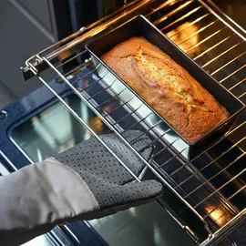Westmark Ofenhandschuhe – Praktische Ofenhandschuhe für sicheres Arbeiten an Herd und Backofen, Küchenhandschuhe mit Hitzeschutz bis 250°C – Grau/Anthrazit