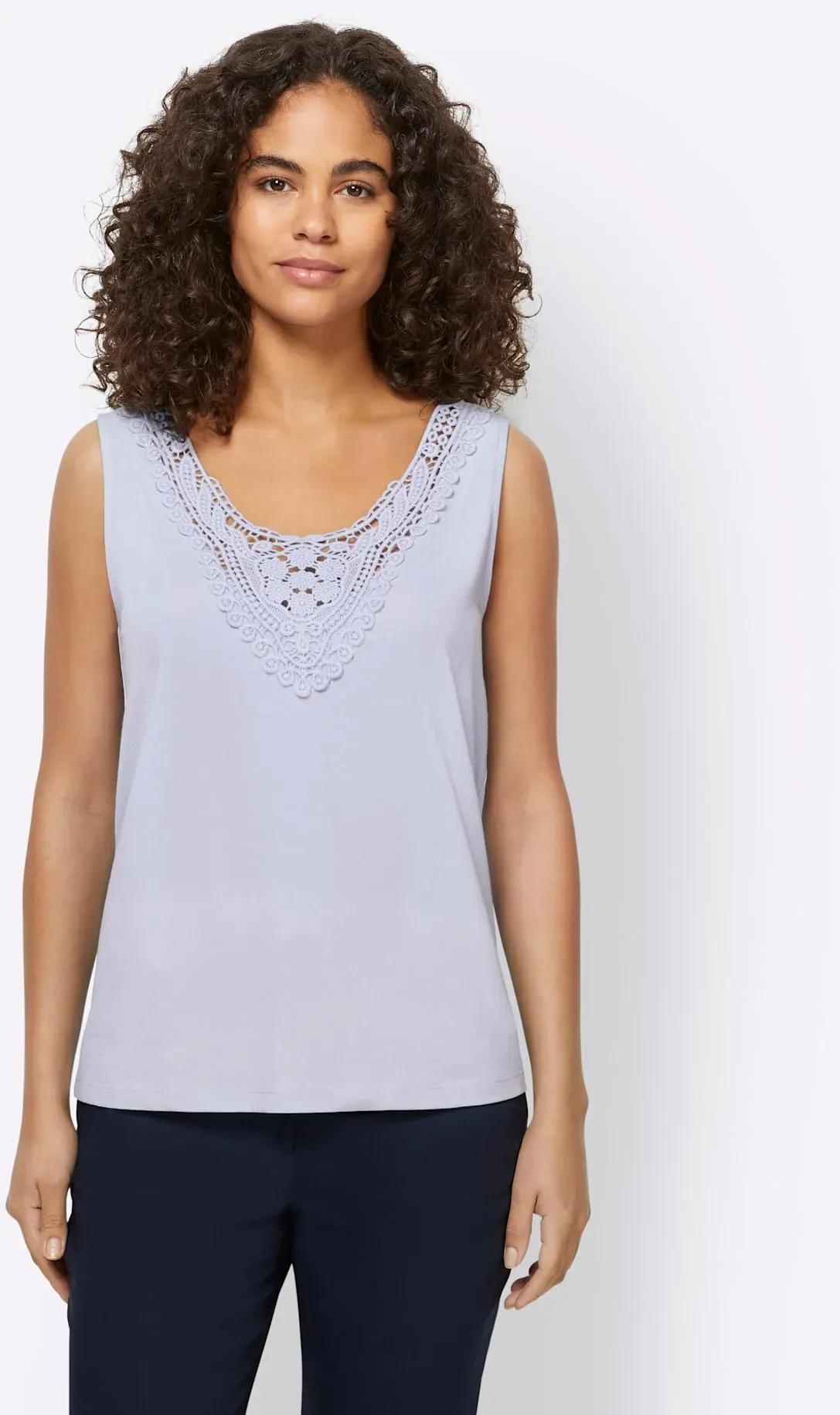 Spitzentop HEINE, Damen, Gr. 38, blau (hellblau), 100% Baumwolle, Spitze:100% Baumwolle, unifarben, Rundhals, Tops Spitzentop