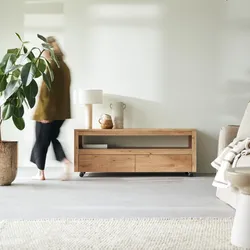 TV-Schrank Anoa aus massivem Eichenholz mit Knoten, 140