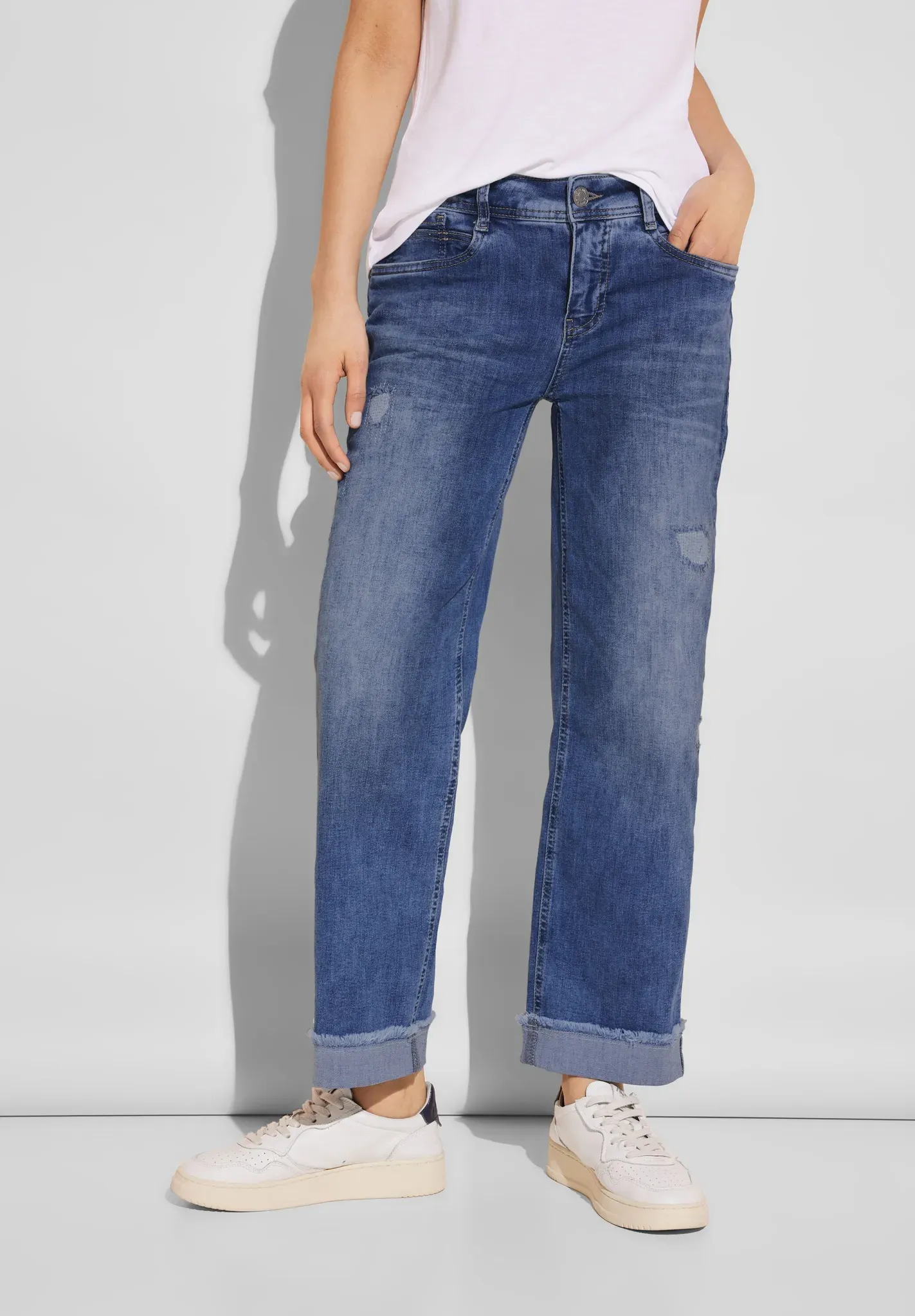 Comfort-fit-Jeans STREET ONE Gr. 26, Länge 28, blau (authentic indigo wash) Damen Jeans Ankle 7/8 im Destroyed-Look