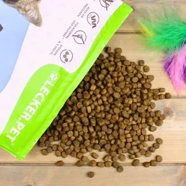 Lyra Pet 2,5 kg Lecker.Pet® Leo's Adult Geflügel & Forelle Katzenfutter Trockenfutter Vollnahrung + 2 Mäuse