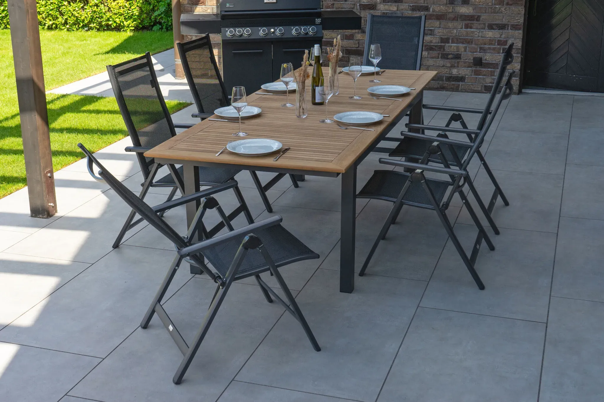 OUTFLEXX Garten-Essgruppe, OUTFLEXX® anthrazit matt, Alu / Teak / Textil, Ausziehtisch 180/240 x 100cm, 6 Multipositionssessel