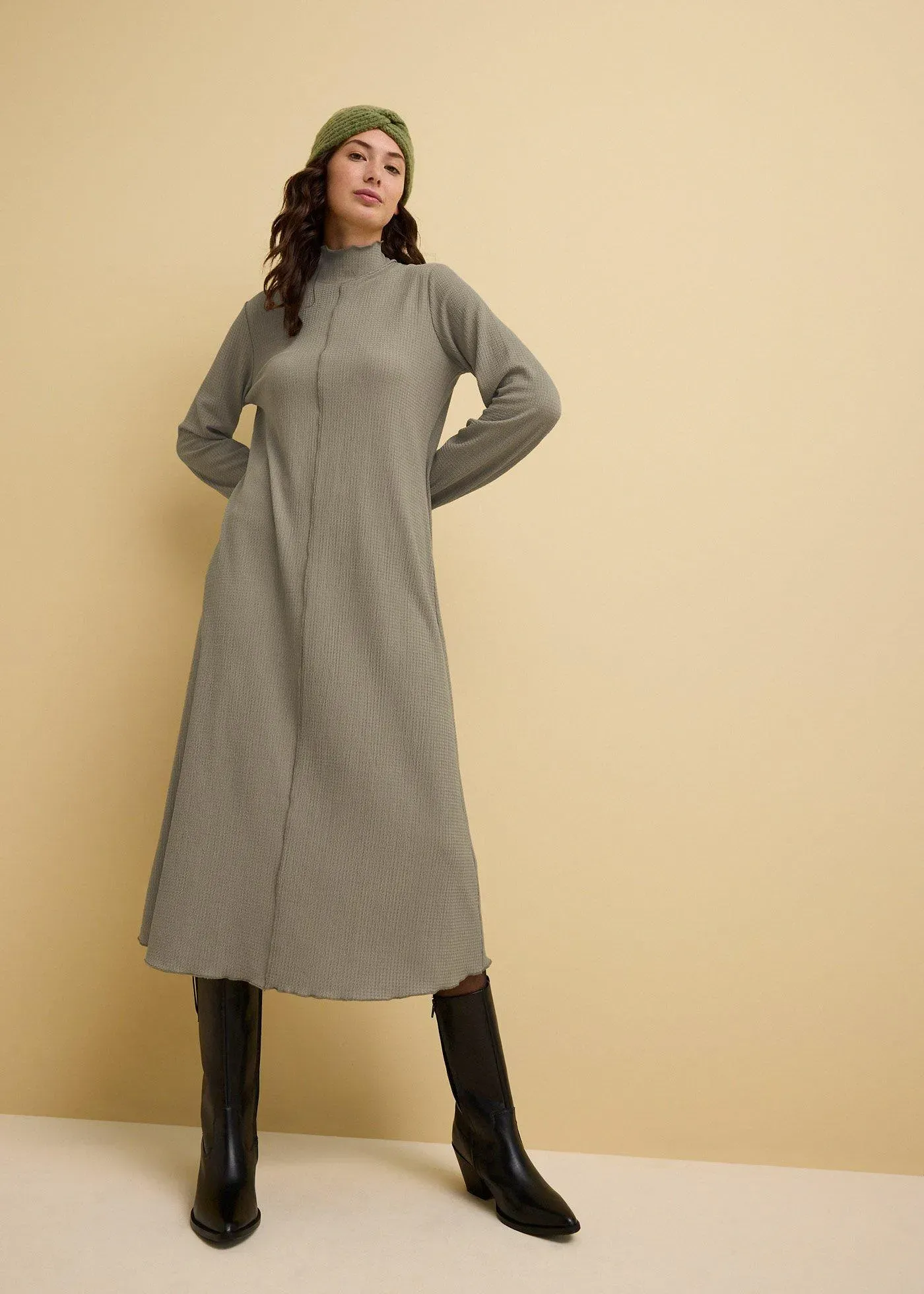 bonprix Kleid aus Crêpe mit Naht, beige