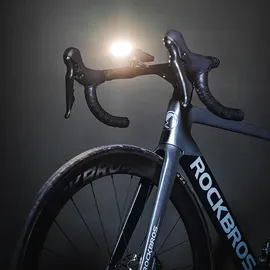 ROCKBROS JP008 Fahrradfrontleuchte mit Powerbank für unter den Tacho – Schwarz