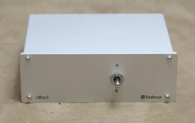 Dodocus UBox3-WBT765 silber High-End Umschalter Switch 2 Amp -> 1 Paar Lautsprecher