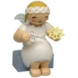 Wendt & Kühn Margeritenengel sitzend mit Papierstern Höhe 4 cm