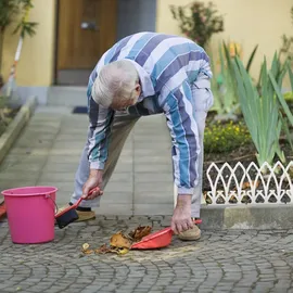 Relaxdays Beetzaun, 2 Zaunelemente je HxB: 33,5 x 17,5 cm, Steckzaun mit Verzierung, Beeteinfassung, Gusseisen, weiß