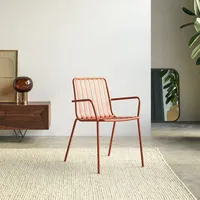 Tikamoon Lehnstuhl Gaby lackiertes Metall orange