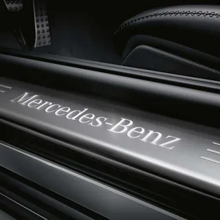 Mercedes-Benz Wechselcover für Einstiegsleisten beleuchtet vorne einteilig silbe