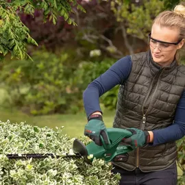 Bosch EasyHedgeCut 18V-44-11 44 cm inkl. 1 x 2,0 Ah