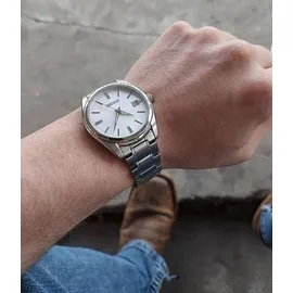 Seiko Quarz SUR307P1 Herrenarmbanduhr