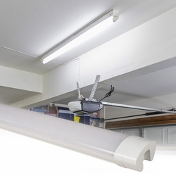 LED Wannen Lampe Röhren Lager Hallen Strahler Decken neutralweiß Feucht Raum Leuchte ETT 1452322