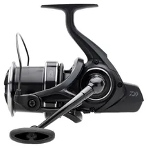 Daiwa Emblem Carp 2023 Karpfenrolle - Black - 35SCWQD