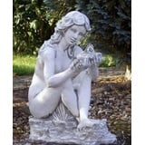 Casa Padrino Skulptur Jugendstil Wasserspeier Skulptur Sitzende Frau Grau 24 x 46 x H. 62 cm - Elegante Wasserspeier Stein Figur - Barock & Jugendstil Garten Deko Accessoires