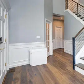 Relaxdays Faltbarer Sitzhocker, HxBxT: 49,5 x 46 x 25,5 cm, mit Stauraum, Griffe, Leinen, Polyester, MDF, weiß