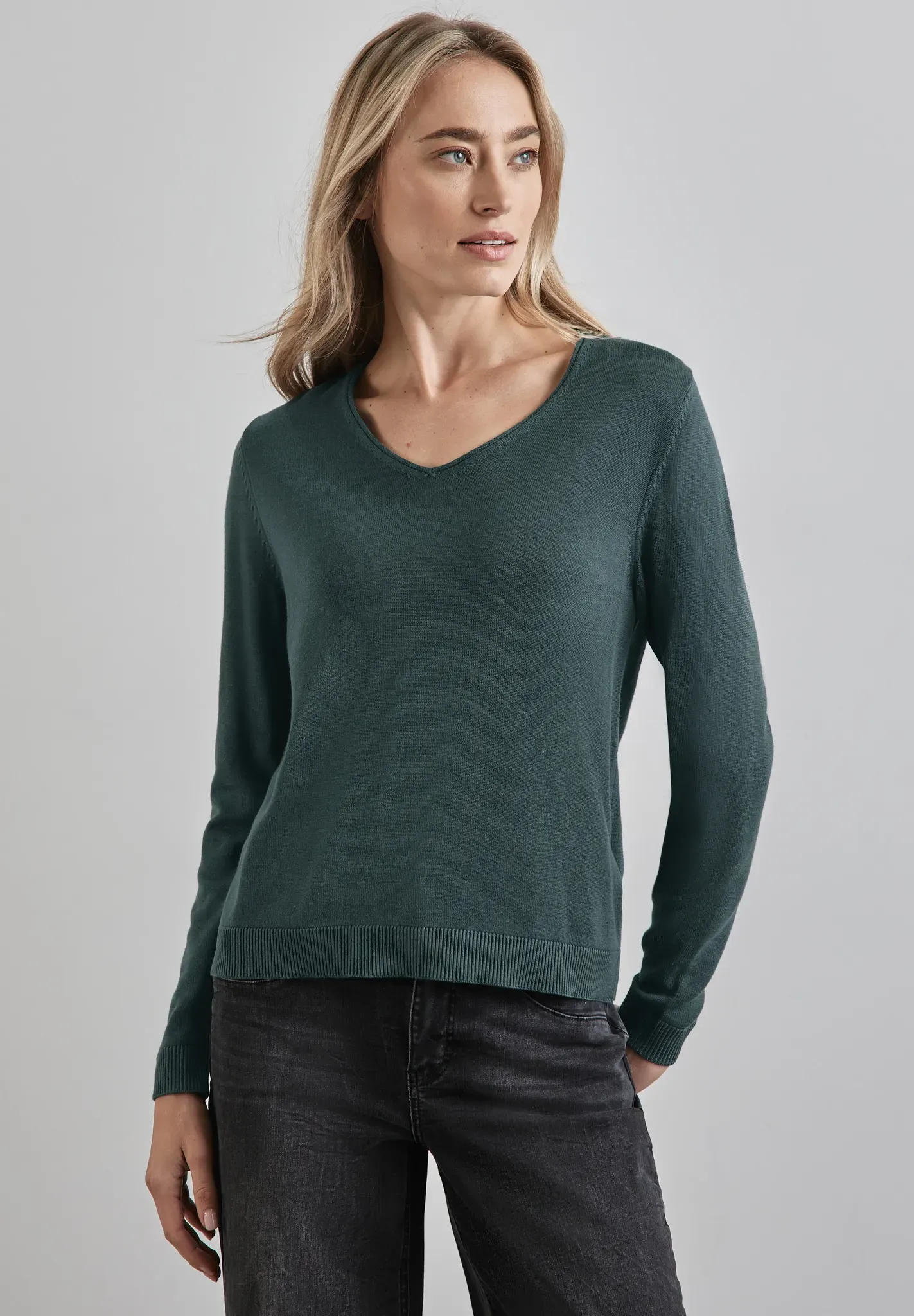 Strickpullover STREET ONE, Damen, Gr. 36, grün (schwarz forest grün), Stoff, 60% Viskose, 40% Baumwolle, unifarben, normal normal, V-Ausschnitt, Bündchen, Pullover Strickpullover, mit V-Ausschnitt