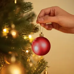 TECTAKE 84 Christbaumkugeln unzerbrechlich mit Kette und Stern in Rot - rot