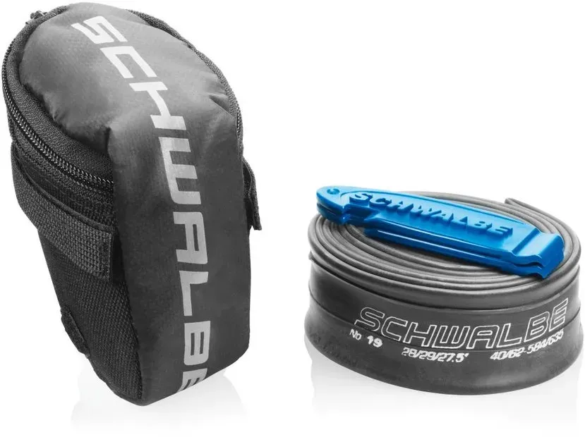 Schwalbe Satteltasche Tour 28"" inkl. Schlauch und Reifenheber Schwarz Modell 2023