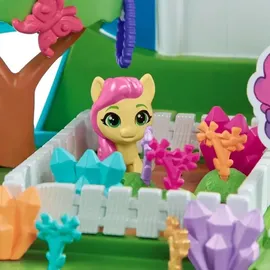 Hasbro My Little Pony Mini World Magic Mini-Kristallspielhaus, Spielset mit 5 Sammelfiguren, 3 cm