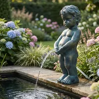 Arnusa Solar Wasserspeier – Teichfigur mit Solarpumpe & Wasserspiel – Gartendeko aus Polyresin in Kupfer-Optik – Solarbrunnen für Gartenteich & Wasserlauf (Junge 11x12x31 cm)