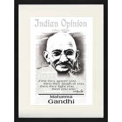 1art1 Bild mit Rahmen Mahatma Gandhi - Indian Opinion, Zuerst Ignorieren Sie Dich S/W 60 cm x 80 cm