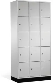C+P Schließfachschrank Intro, 15 Fächer, H1950xB920xT500mm Front Lichtgrau Korpus Lichtgrau