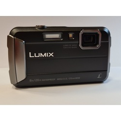 Panasonic Lumix FT30 schwarz Digitalkamera Kompaktkamera