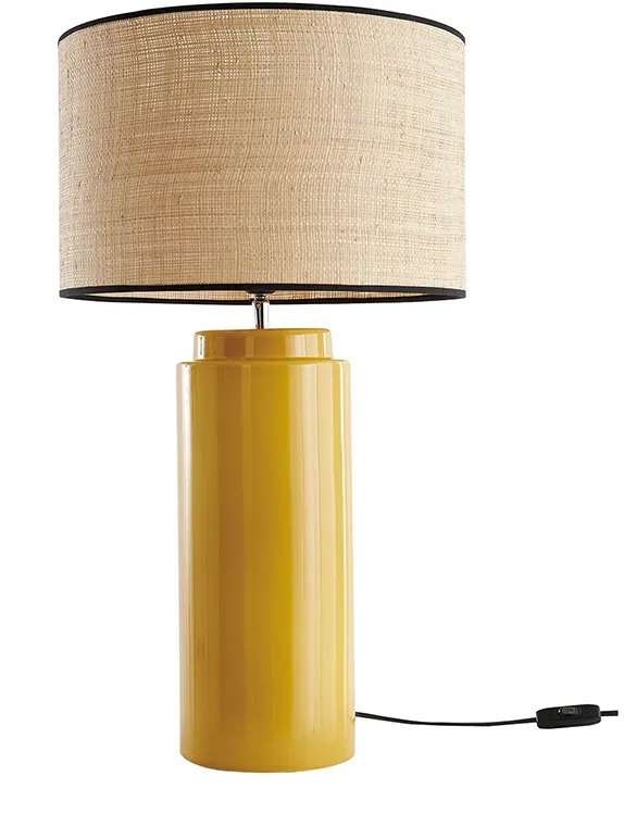 Lampe à poser en céramique émaillée jaune et abat-jour en raphia naturel H64 cm MAJES