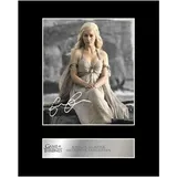 Iconic Pics - Emilia Clarke signiertes Foto mit Passepartout, Daenerys Targaryen – Game of Thrones, Geschenk