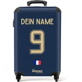 NoBoringSuitcases.com Handgepäck Koffer, Reisekoffer Personalisiert, Reisetasche mit Rollen, Koffer Handgepäck, Trolley Handgepäck 55x40x20 cm (Fußball - Heimtrikot Frankreich 2022 - Dunkelblau)