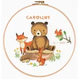 Vervaco Gezählter Kreuzstich Stickpackungen mit Stickrahmen Stickset Baby Geburt Waldtiere Wanddekoration Handarbeit Set für Erwachsene Kreatives Handwerk ca. 24 x 24 cm Geburt Geschenk Hausdeko