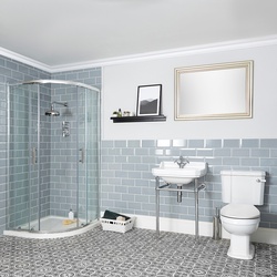 Nostalgie Bad Komplettset - Viertelkreis-Dusche, Stand-WC und Stand-Waschtisch - Richmond, von Hudson Reed
