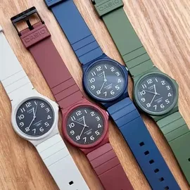 Casio Collection Resin 34,9 mm MQ-24UC-8BEF
