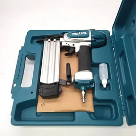 Makita Druckluftnagler AF506
