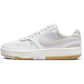 Nike Gamma Force Damen White/Light Bone/Sanddrift/Phantom 44,5