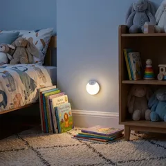 Helle LED Schrankleuchte mit Bewegungssensor – Wiederaufladbares Nachtlicht, Magnetisch & Kabellos – Ideal als Treppenlicht & für Kleiderschrank