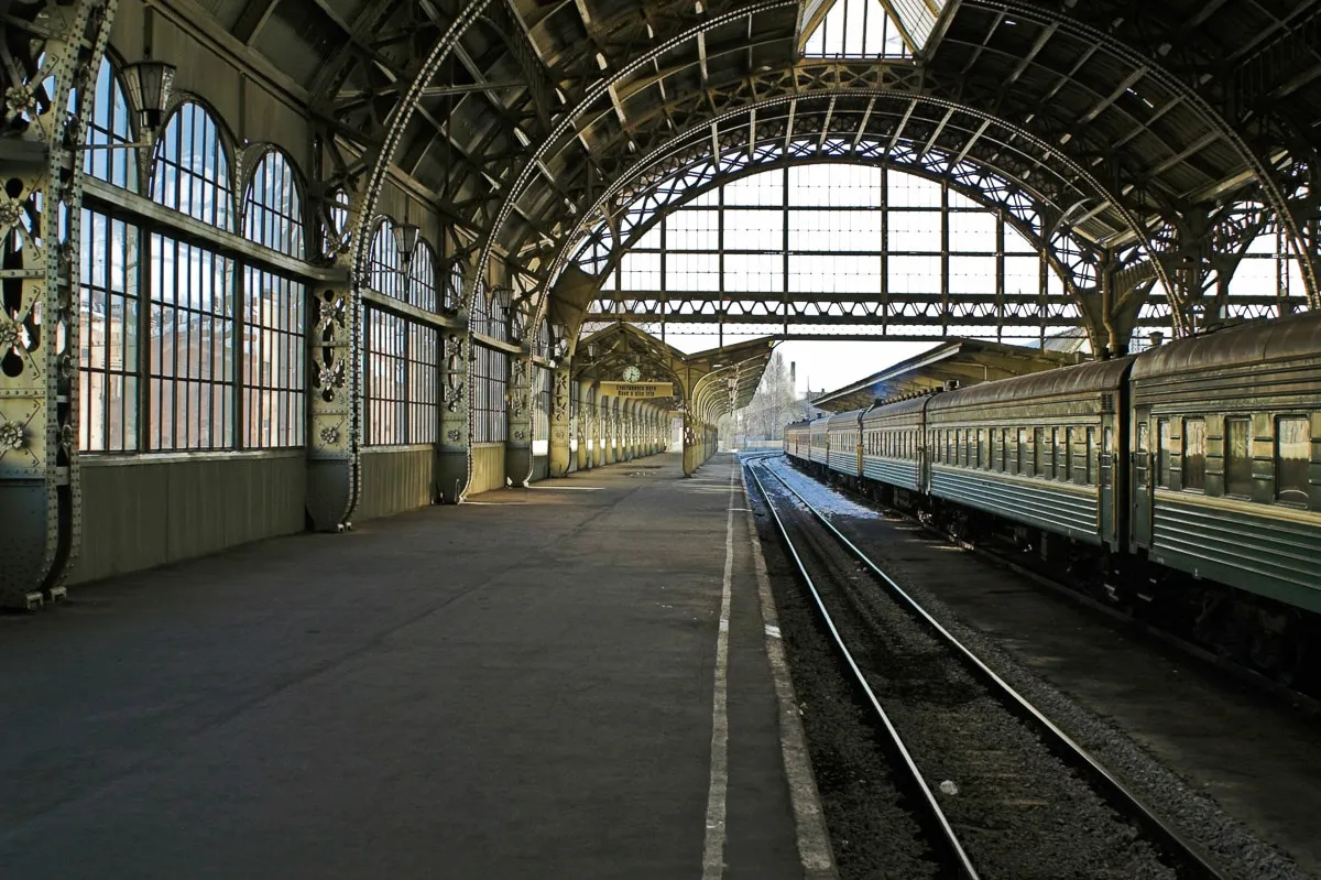 PAPERMOON Fototapete "Verlassener Bahnhof" Tapeten Gr. B/L: 3,50 m x 2,60 m, Bahnen: 7 St., bunt Fototapeten