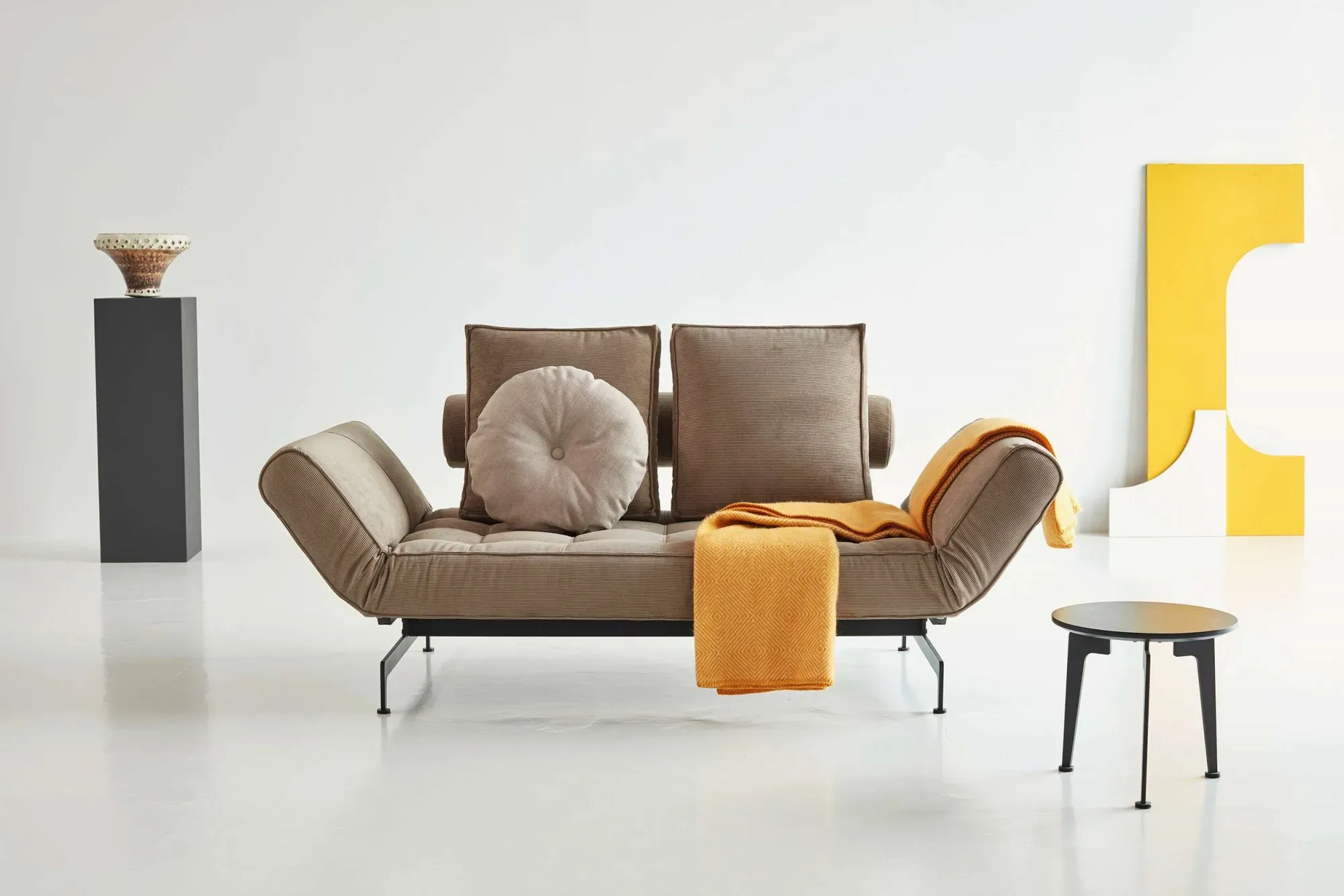 3-Sitzer INNOVATION LIVING TM "Ghia Schlafsofa", beige, B:178cm H:83cm T:93cm, Sofas, eine große Liegefläche mit geringer Stellfläche, beidseitig abklappbar