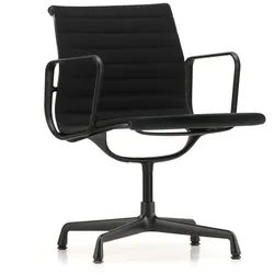 Vitra - EA 104 Drehstuhl beschichtet tiefschwarz mit Armlehnen, drehbar, Hopsack nero (Filzgleiter)