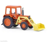BUSCH H0 Belarus MTS-82 mit Frontlader und breiter Schaufel