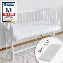 Kids Collective Babybett Beistellbett 90x40 cm mit Matratze, umbaubar zu 90x55 cm, 9 mal verstellbare Liegehöhe, auch als Babywippe nutzbar, Kiefer-Vollholz in weiß