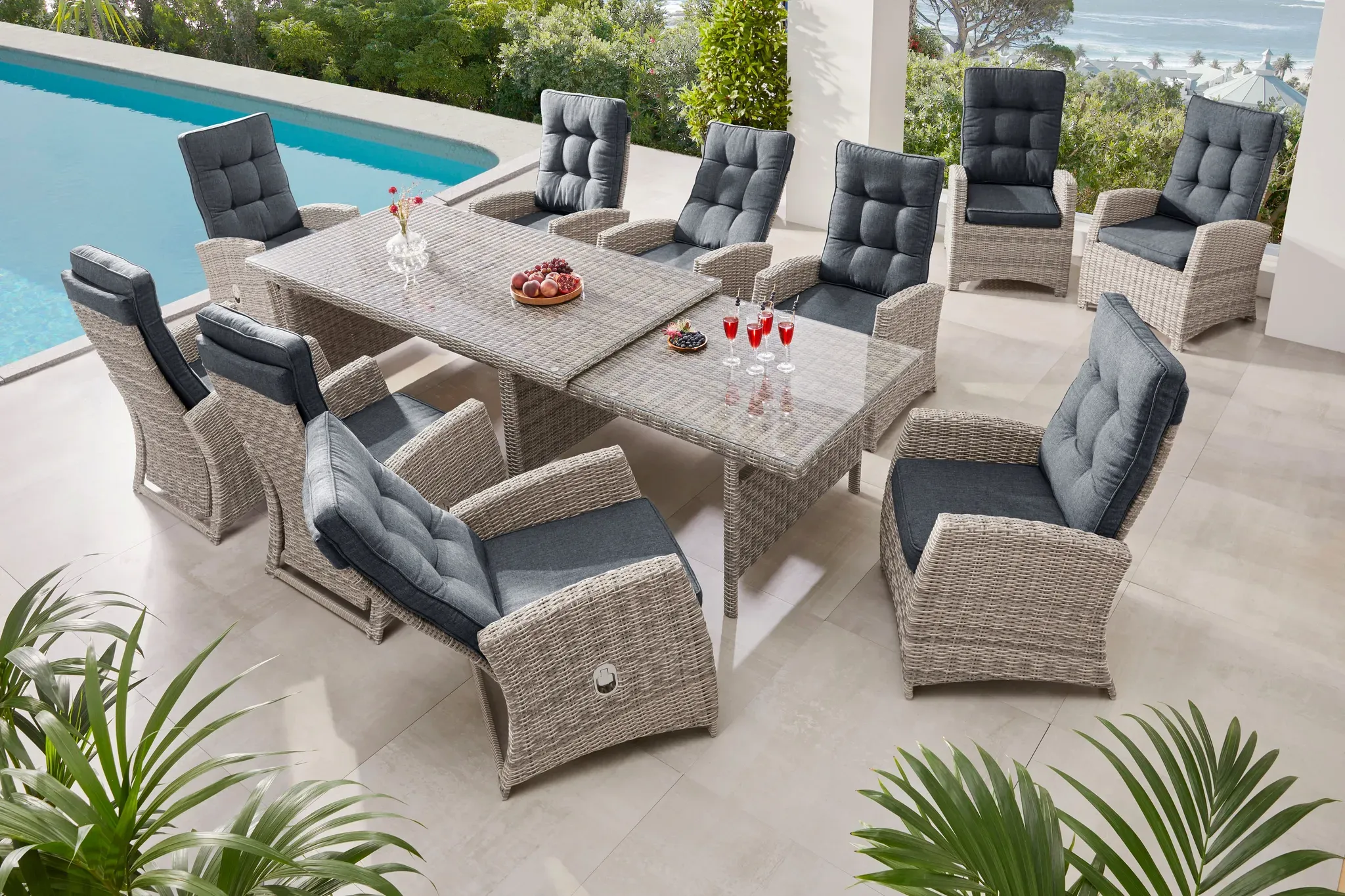 KONIFERA Garten-Essgruppe »Monaco«, (Set, 31 tlg., 10x Sessel, 1xTisch 200-366x100x75,5cm, inkl. Auflagen, Polyrattan, Alu), Rückenlehne verstellbar, Tischplatte aus 5mm starkem Sicherheitsglas KONIFERA grau