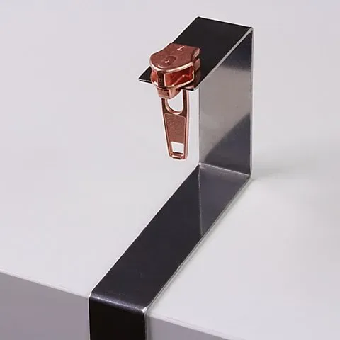 Zippereinfädler 