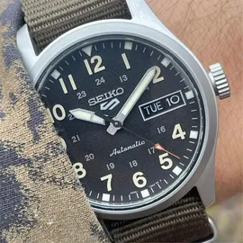 Seiko 5 Sports Automatik Edelstahl 36 mm SRPJ85K1