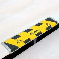 Antirutschkantenprofil, Aluminium m2, "Caution", B 635 mm