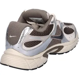 Nike V5 RNR GS Sneaker Kinder cave Stone/Black/College Grey, 37.5